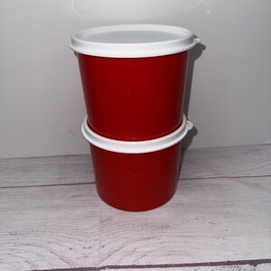 New Tupperware Canisters Red with White Seals 20 oz 4623